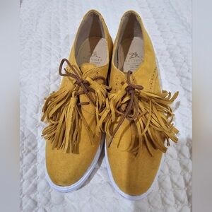 Bocassao shoes yellow mustard color